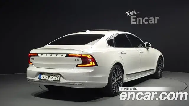 Volvo S90 2021 — ფოტო 16/32