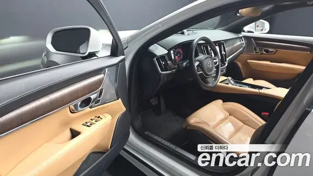 Volvo S90 2021 — ფოტო 32/32