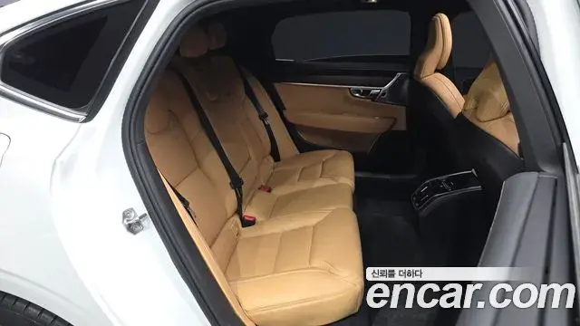 Volvo S90 2021 — ფოტო 29/32