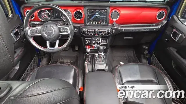 Jeep Wrangler 2021 — ფოტო 17/20