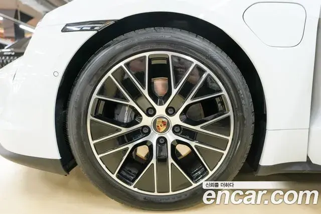 Porsche Taycan 2022 — Şəkil 9/20