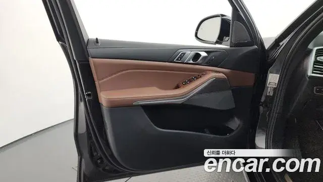 BMW X5 2019 — ფოტო 7/29