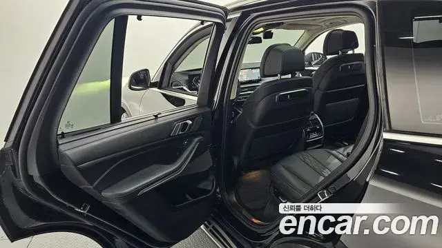 BMW X5 2023 — Şəkil 26/41