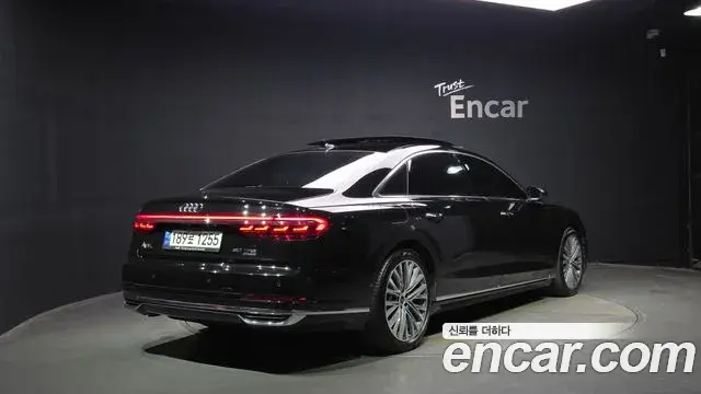 Audi A8 2021 — Şəkil 35/40