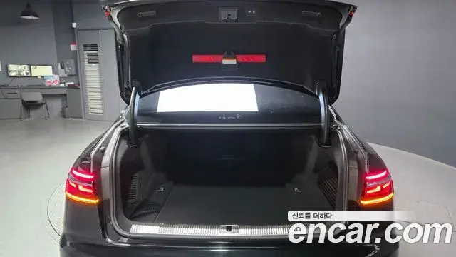 Audi A8 2021 — Şəkil 22/40