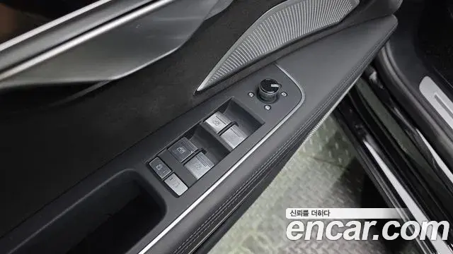 Audi A8 2021 — Şəkil 37/40