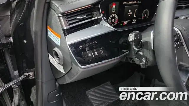 Audi A8 2021 — Şəkil 16/40