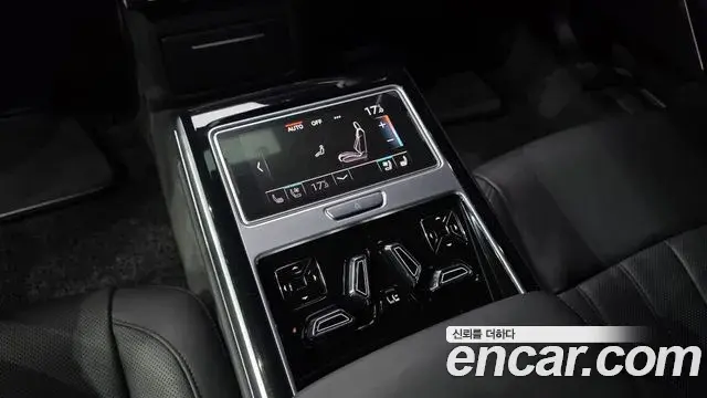 Audi A8 2021 — Şəkil 9/40