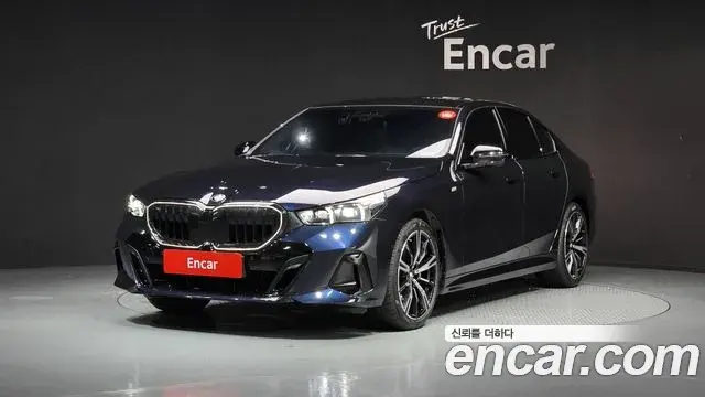 BMW 5 Series 2025 — Фото 9/20