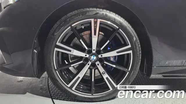 BMW 5 Series 2025 — Фото 4/20