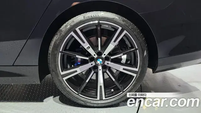 BMW 5 Series 2025 — Photo 8/32