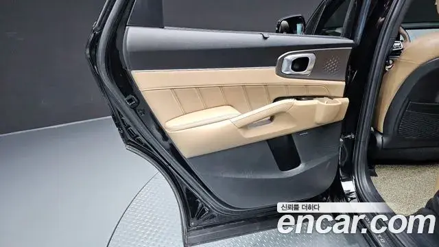 Kia Sorento 2023 — ფოტო 31/36