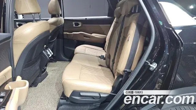 Kia Sorento 2023 — ფოტო 3/36