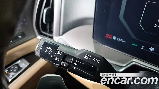 Kia Sorento 2023 — ფოტო 5/36