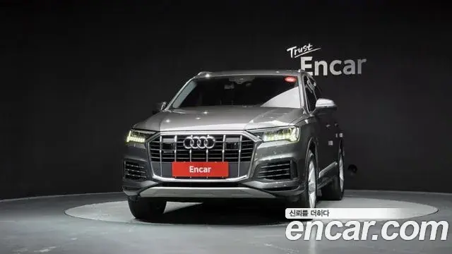 Audi Q7 2021 — Photo 3/20