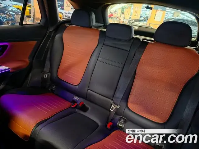 Mercedes-Benz GLC-Class 2025 — Photo 10/20