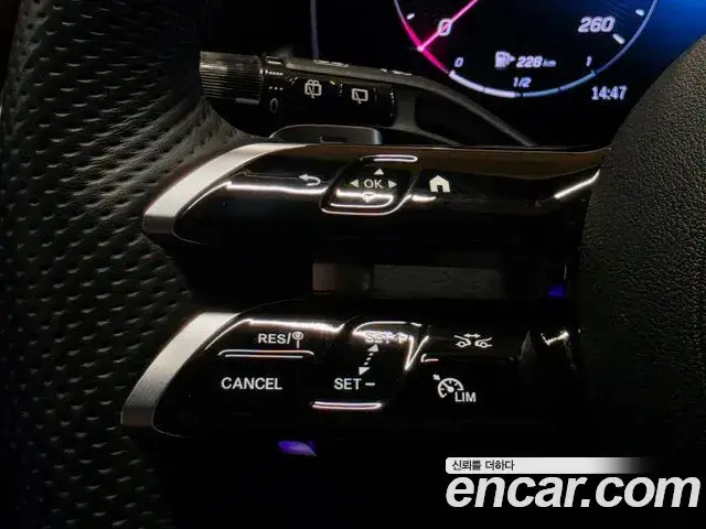 Mercedes-Benz GLC-Class 2025 — Photo 17/20