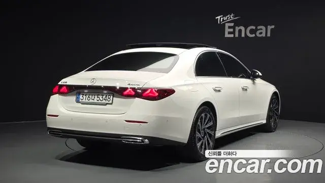 Mercedes-Benz E-Class 2024 — Фото 2/20