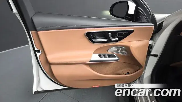 Mercedes-Benz E-Class 2024 — Photo 23/30
