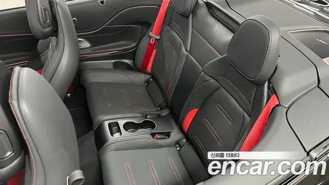 Mercedes-Benz CLE-Class 2025 — Photo 10/19