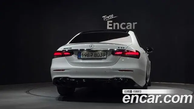 Mercedes-Benz E-Class 2022 — Фото 4/20