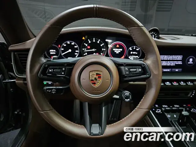 Porsche 911 2023 — Photo 13/20