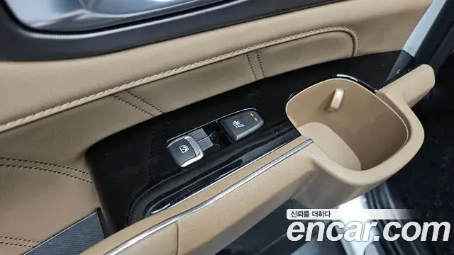 Kia Sorento 2023 — ფოტო 32/34