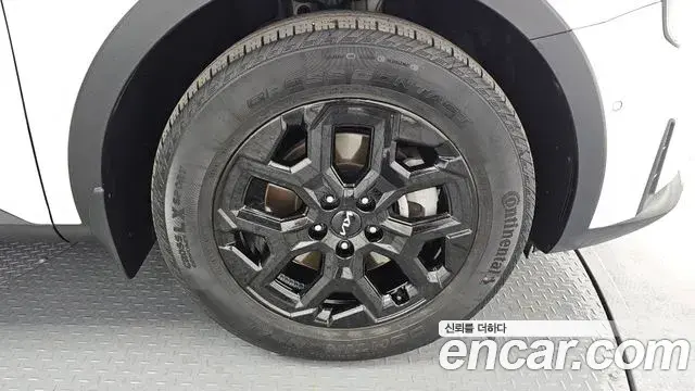 Kia Sorento 2023 — ფოტო 5/34