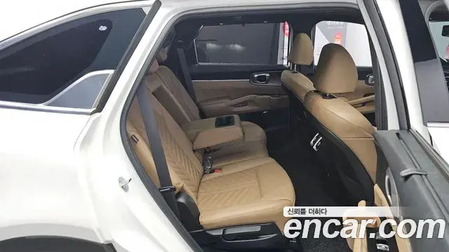Kia Sorento 2023 — ფოტო 6/34