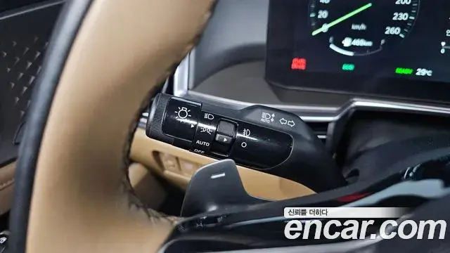 Kia Sorento 2023 — ფოტო 31/34