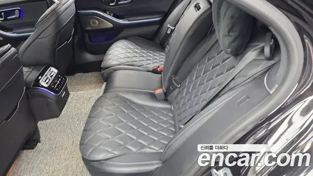 Mercedes-Benz S-Class 2023 — Photo 1/33