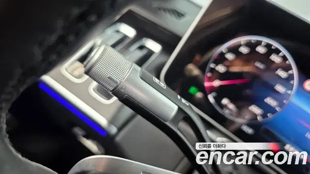 Mercedes-Benz S-Class 2023 — Photo 21/33