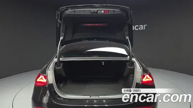 Mercedes-Benz E-Class 2025 — Şəkil 20/20