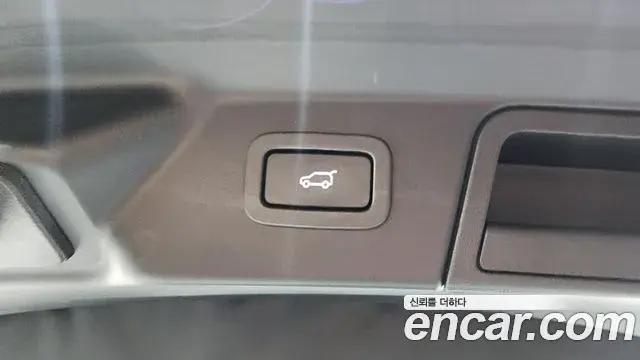 Land Rover Range Rover Velar 2018 — Şəkil 16/40