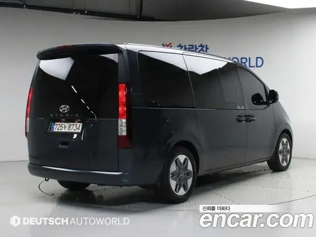 Hyundai Staria 2023 — Фото 1/20