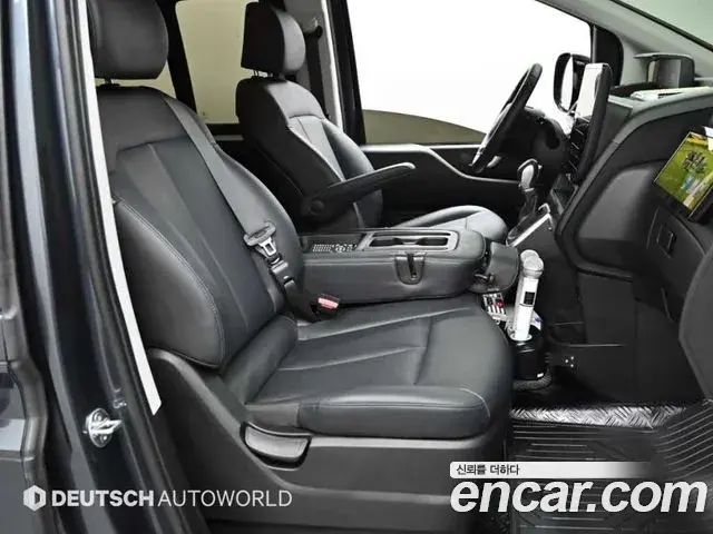 Hyundai Staria 2023 — Фото 9/20