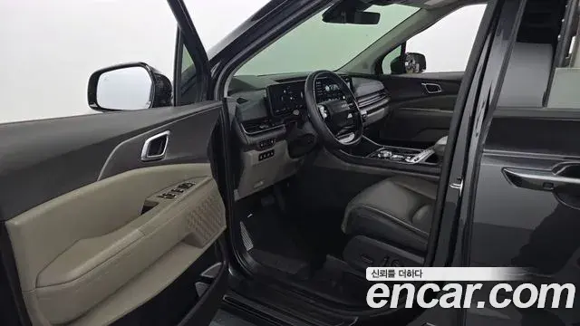 Kia Carnival 2025 — Фото 8/20