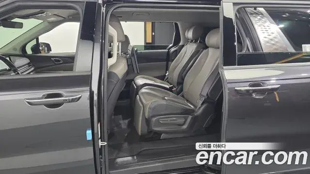 Kia Carnival 2025 — Фото 11/20