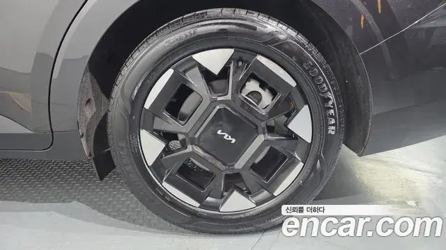 Kia Carnival 2025 — Photo 8/34