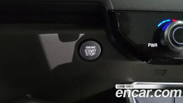 Kia Carnival 2025 — Photo 24/34