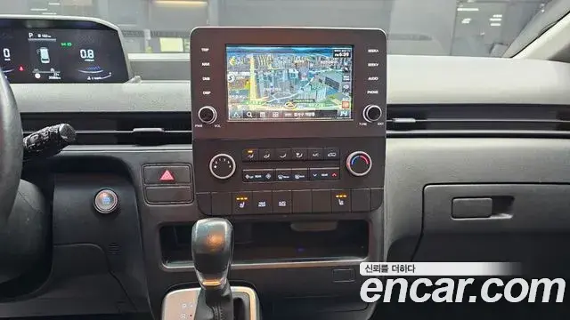 Hyundai Staria 2021 — Photo 14/20