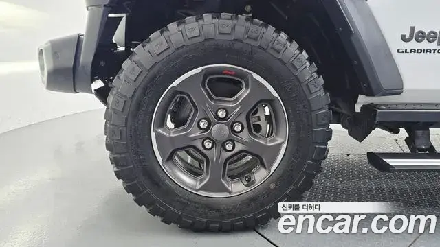 Jeep Gladiator 2021 — Photo 6/34