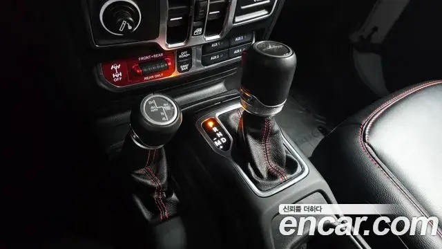 Jeep Gladiator 2021 — Photo 24/34