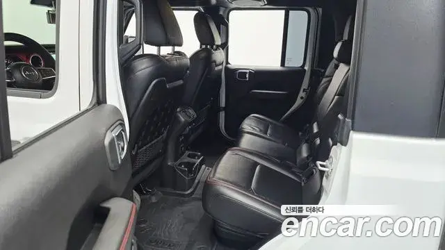 Jeep Gladiator 2021 — Photo 19/34