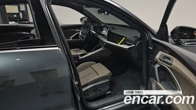 Audi Q5 2025 — Photo 8/35