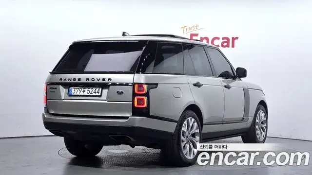 Land Rover Range Rover 2018 — ფოტო 34/35
