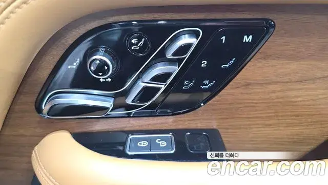 Land Rover Range Rover 2018 — ფოტო 7/35