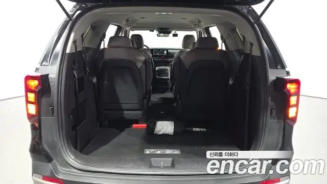 Kia Carnival 2024 — Фото 16/20