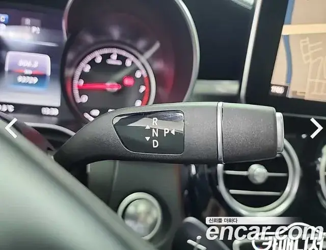 Mercedes-Benz GLC-Class 2019 — Photo 2/19