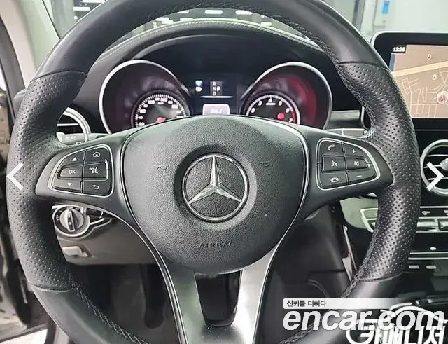 Mercedes-Benz GLC-Class 2019 — Photo 7/19